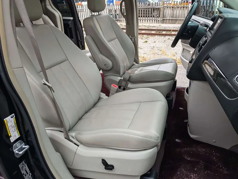 Jeep Grand Voyager (Imported) — фото 22