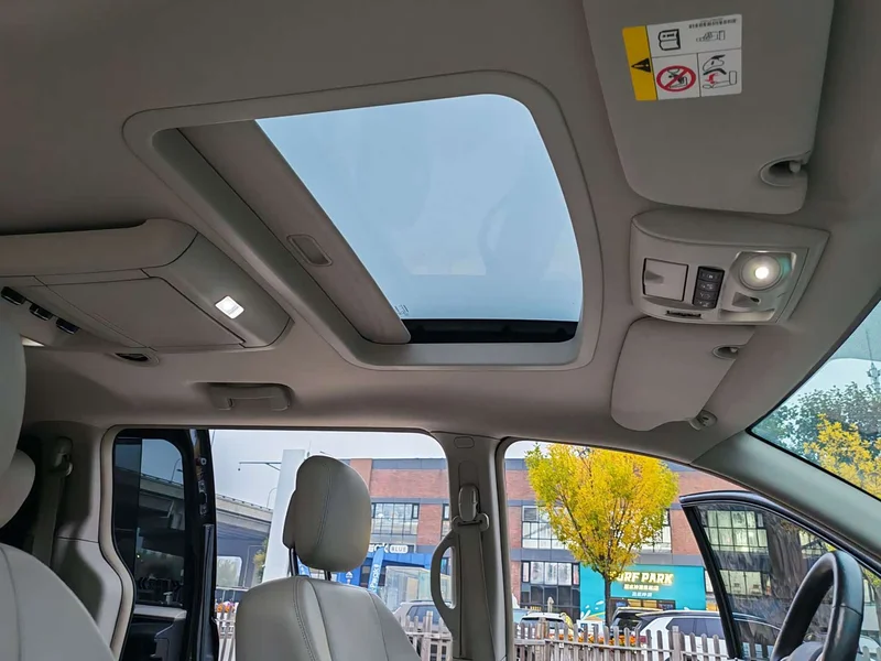 Jeep Grand Voyager (Imported) — фото 23