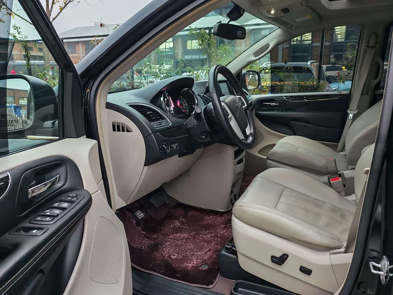 Jeep Grand Voyager (Imported) — фото 7