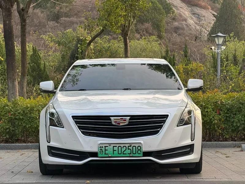 Cadillac CT6 PLUG-IN — фото 2