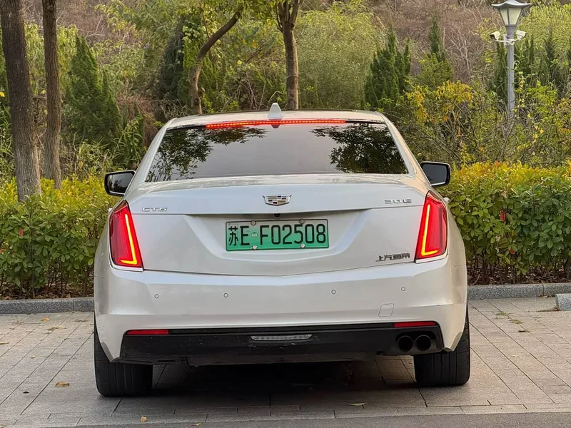 Cadillac CT6 PLUG-IN — фото 8