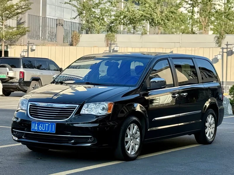 Jeep Grand Voyager (Imported) — фото 1