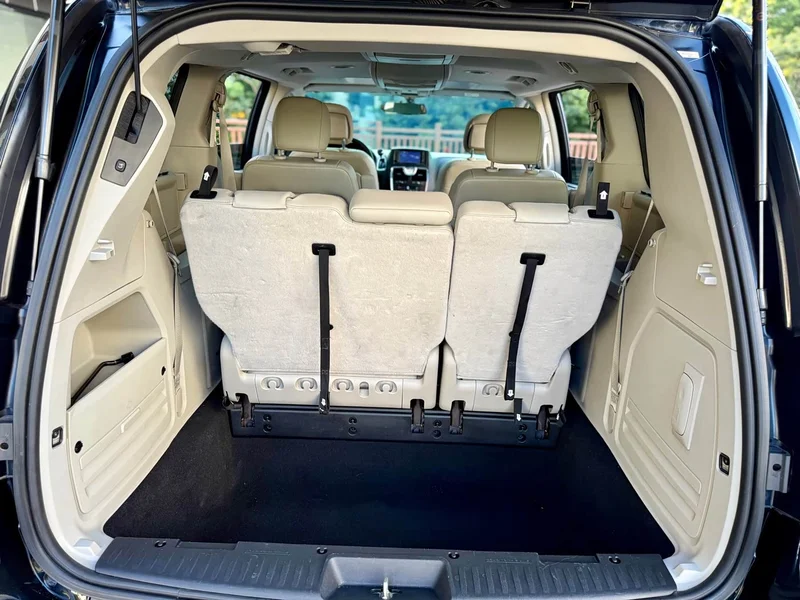 Jeep Grand Voyager (Imported) — фото 14