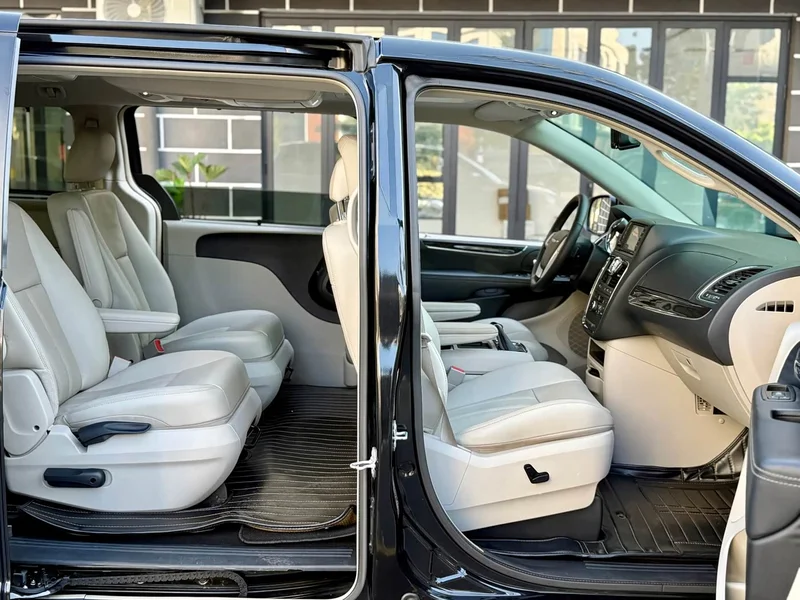Jeep Grand Voyager (Imported) — фото 18
