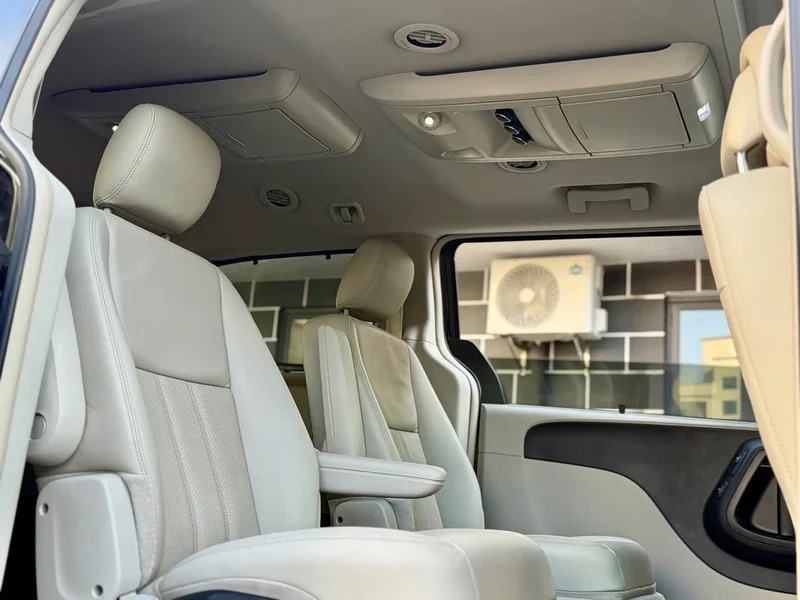 Jeep Grand Voyager (Imported) — фото 20