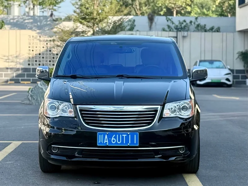 Jeep Grand Voyager (Imported) — фото 2