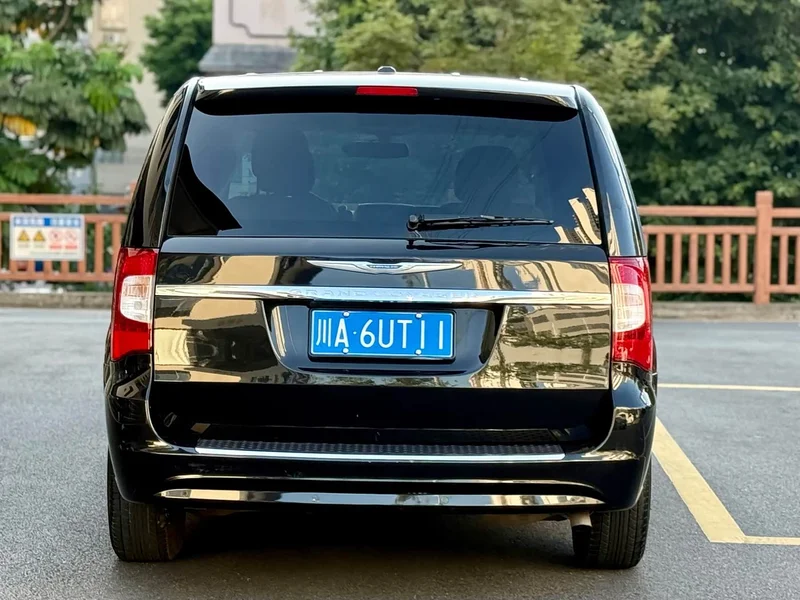 Jeep Grand Voyager (Imported) — фото 6