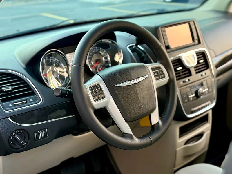 Jeep Grand Voyager (Imported) — фото 7