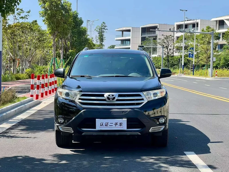 Toyota Highlander — фото 2