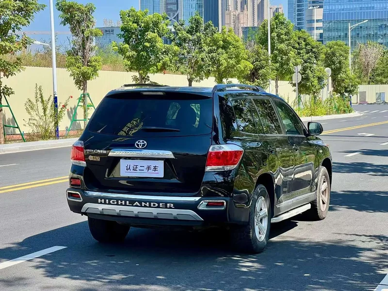 Toyota Highlander — фото 5