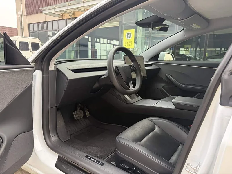 Tesla Model 3 — фото 4