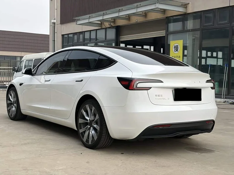 Tesla Model 3 — фото 9
