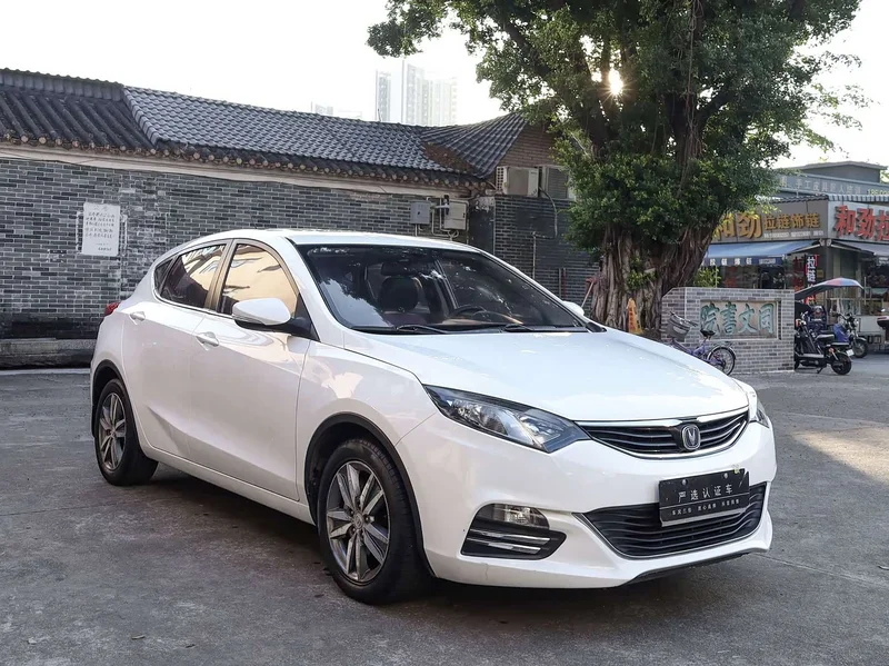 Changan Eado — фото 4