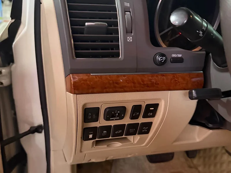 Toyota Land Cruiser (Imported) — фото 10