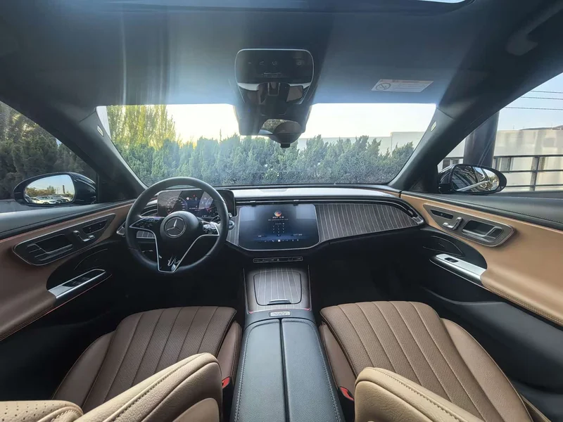 Mercedes-Benz E-Class — фото 14