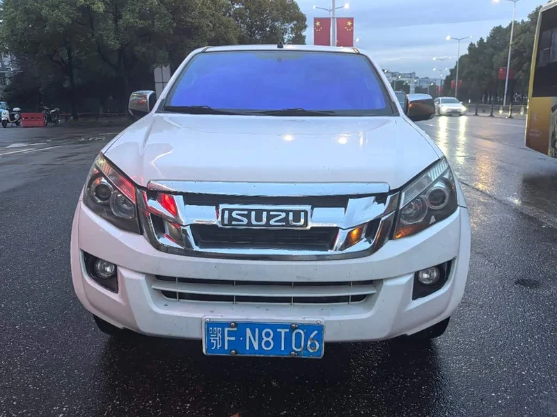 Isuzu D-MAX — фото 2