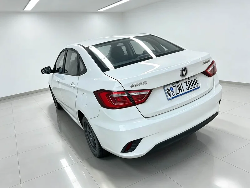 Changan Eado — фото 9
