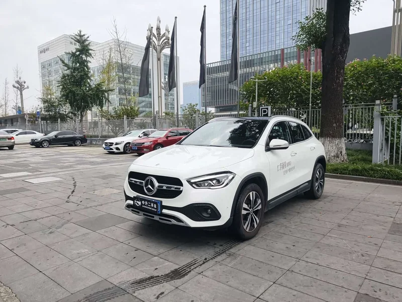 Mercedes-Benz GLA — фото 1