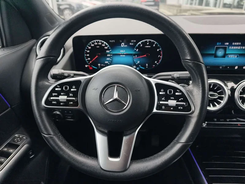 Mercedes-Benz GLA — фото 7