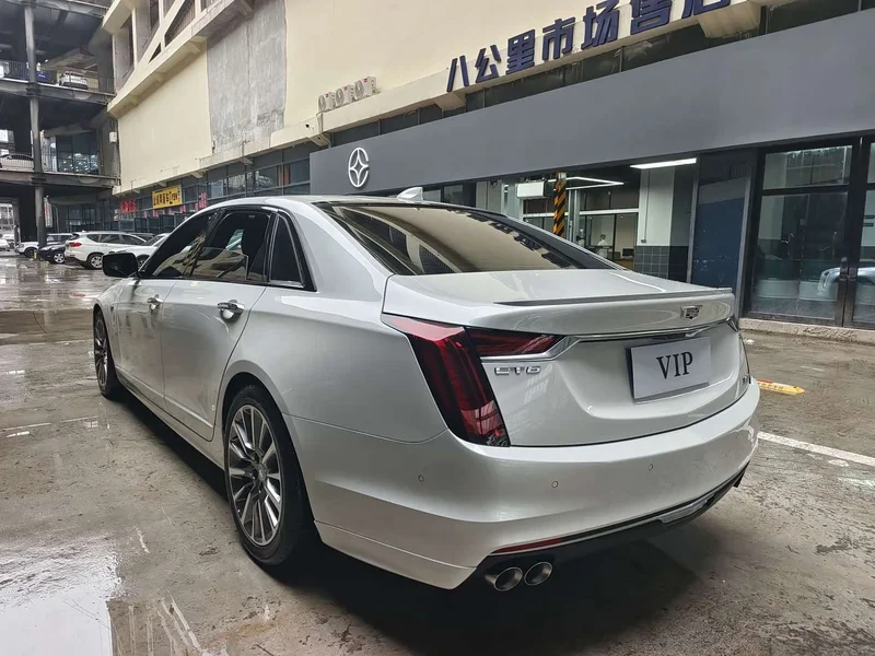 Cadillac CT6 — фото 18