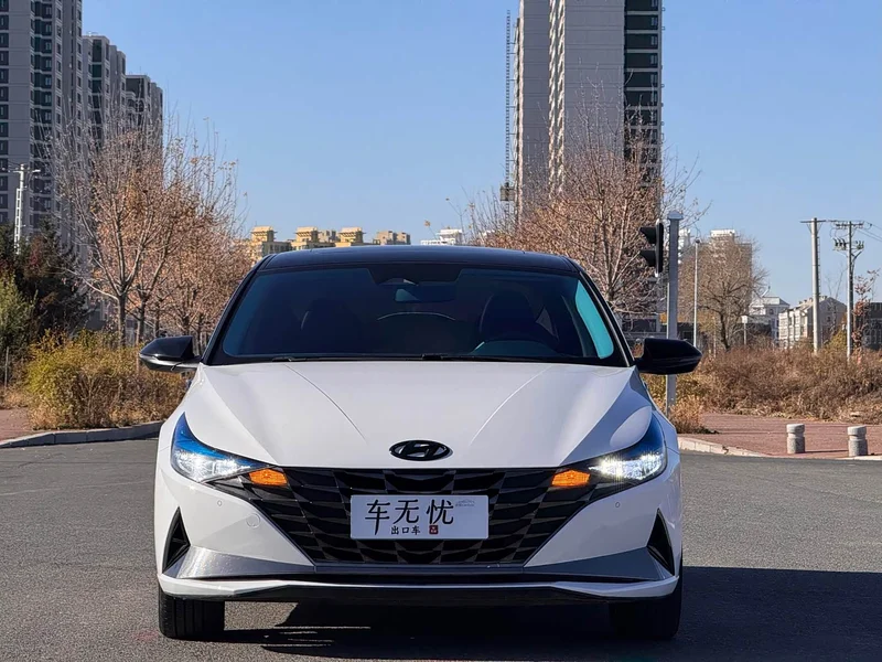 Hyundai Elantra — фото 2