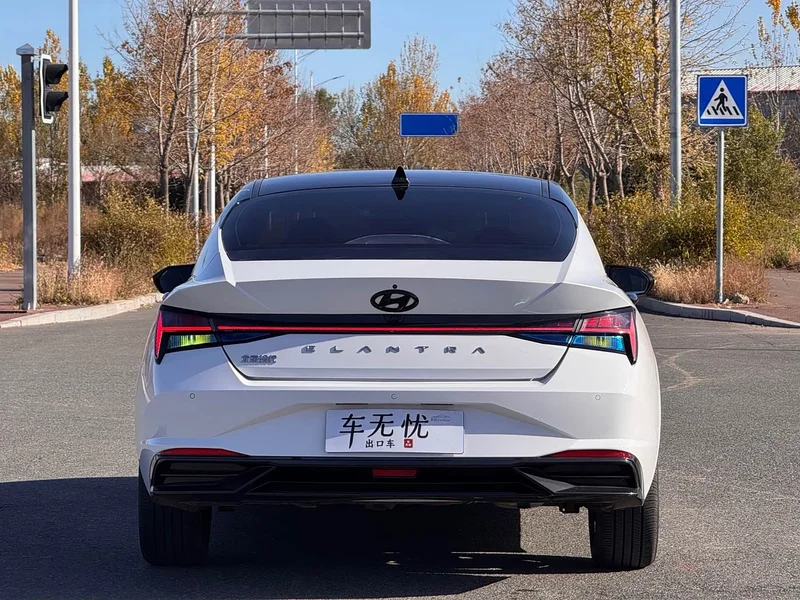Hyundai Elantra — фото 5