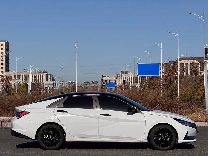 Hyundai Elantra — фото 7