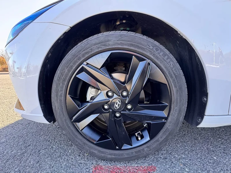 Hyundai Elantra — фото 8