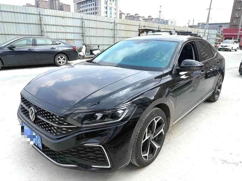 Volkswagen Passat — фото 1