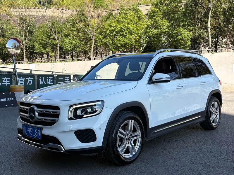 Mercedes-Benz GLB — фото 1