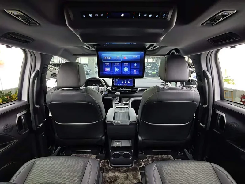 Toyota Sienna — фото 29