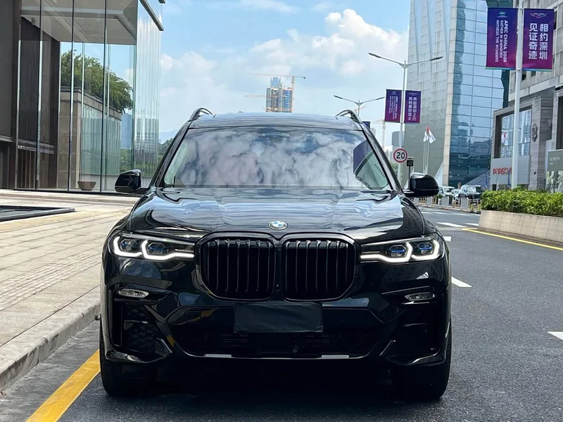 BMW X7 — фото 2