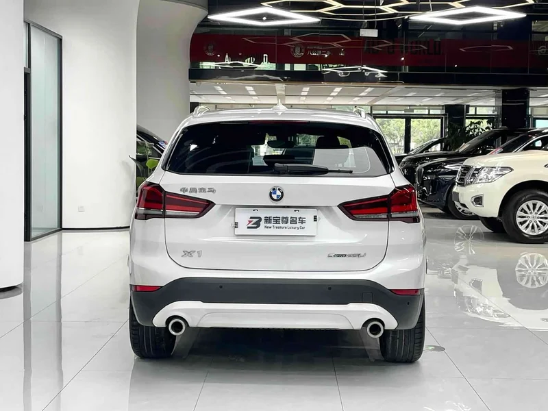 BMW X1 — фото 12