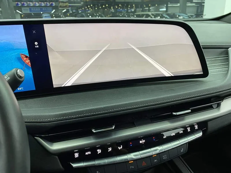 Cadillac XT4 — фото 10