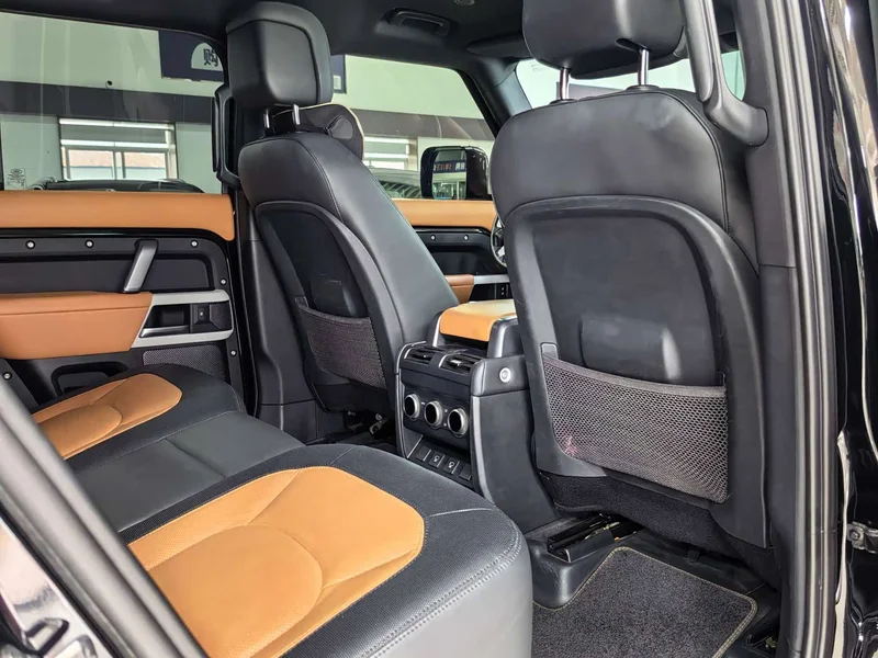 Land Rover Defender — фото 11