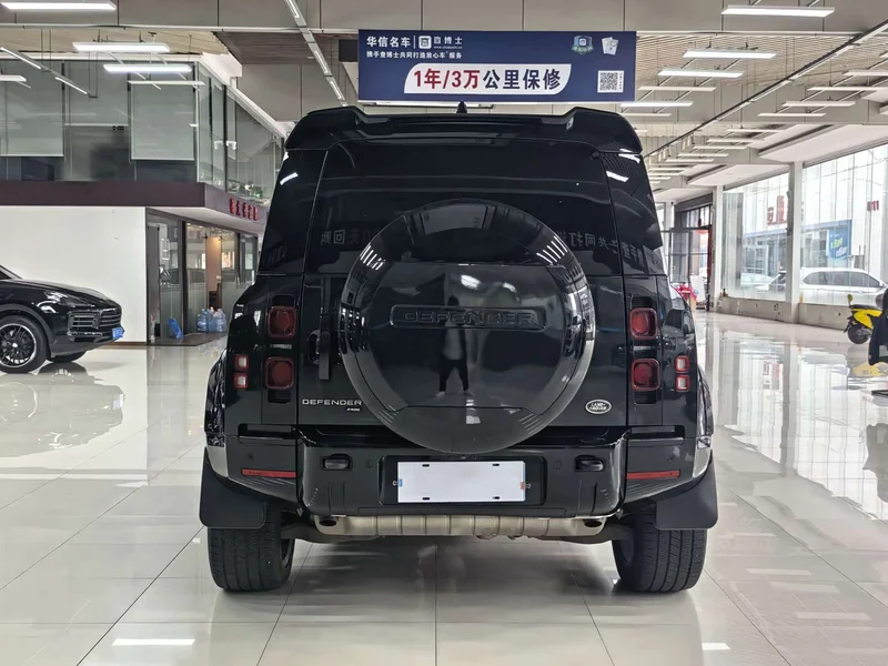 Land Rover Defender — фото 15