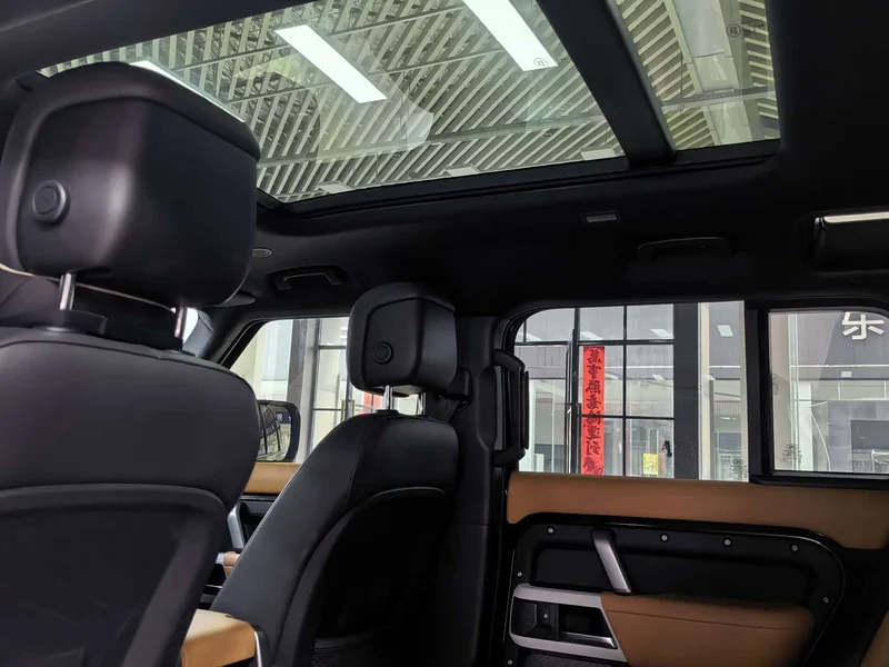Land Rover Defender — фото 10