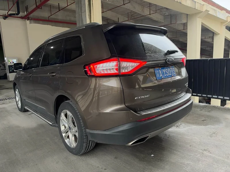 Ford Edge — фото 9