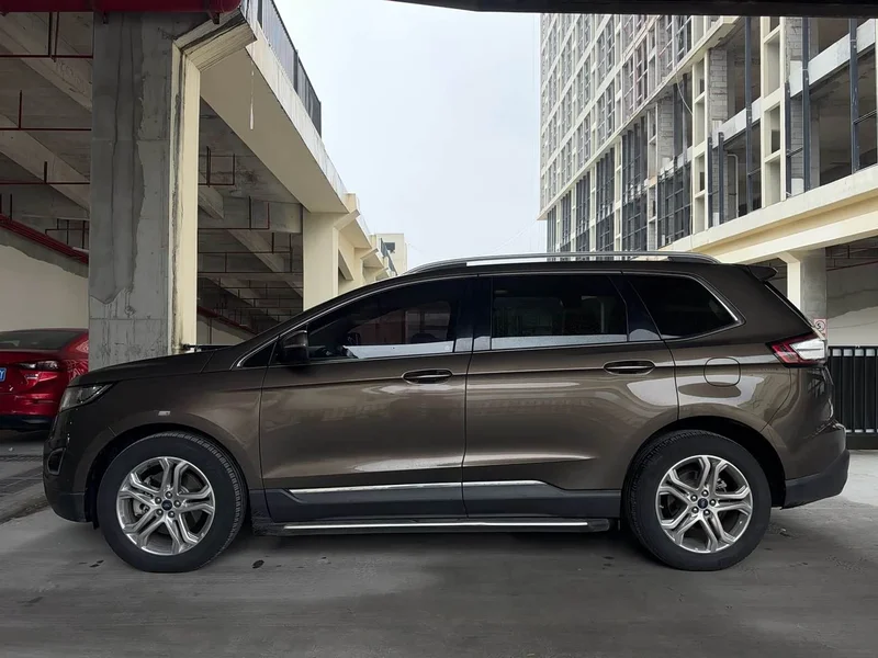 Ford Edge — фото 10