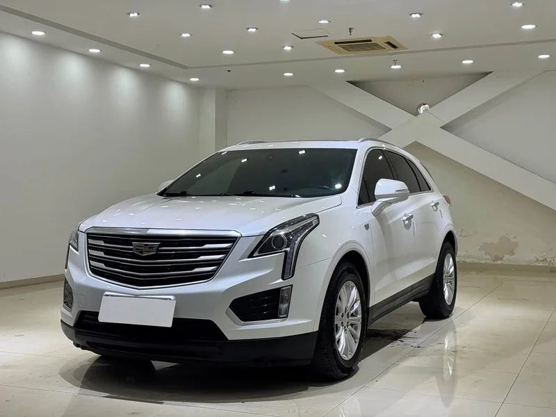 Cadillac XT5 — фото 1