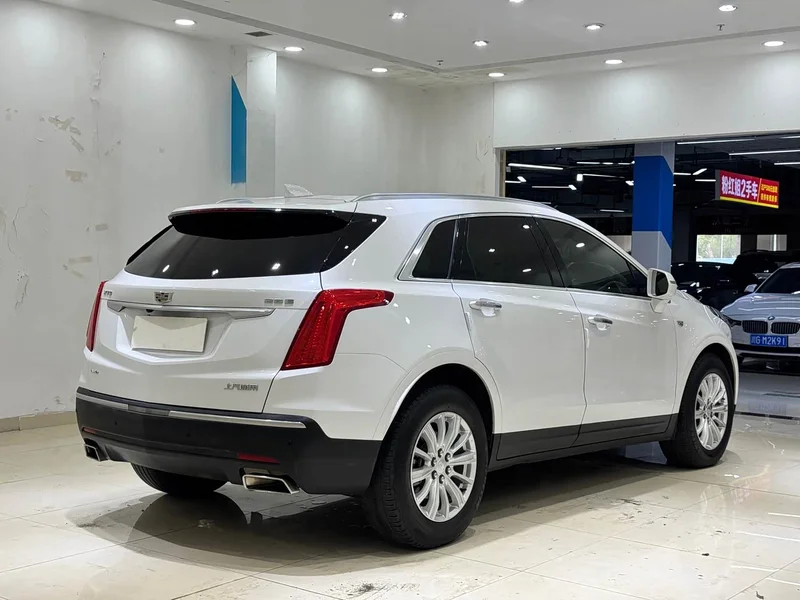 Cadillac XT5 — фото 12