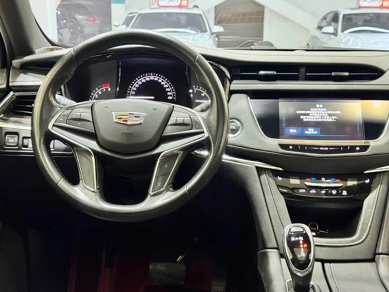 Cadillac XT5 — фото 9