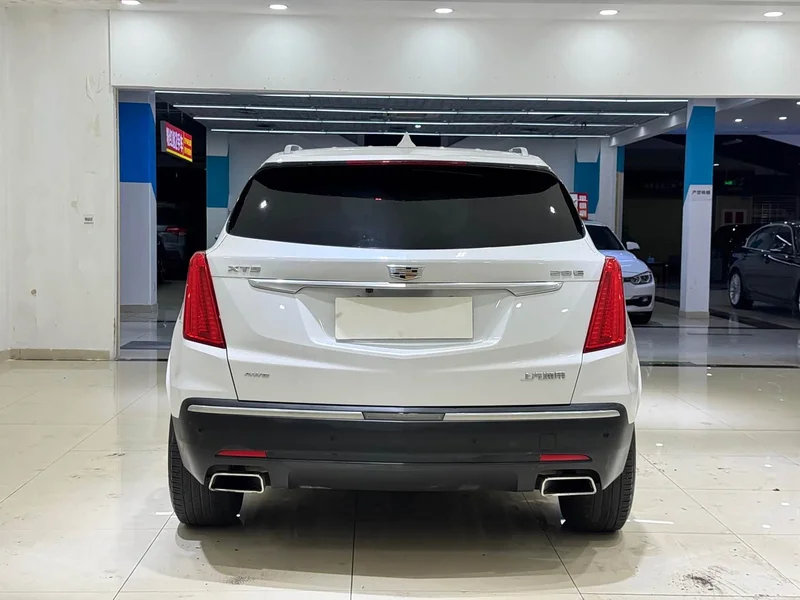 Cadillac XT5 — фото 10