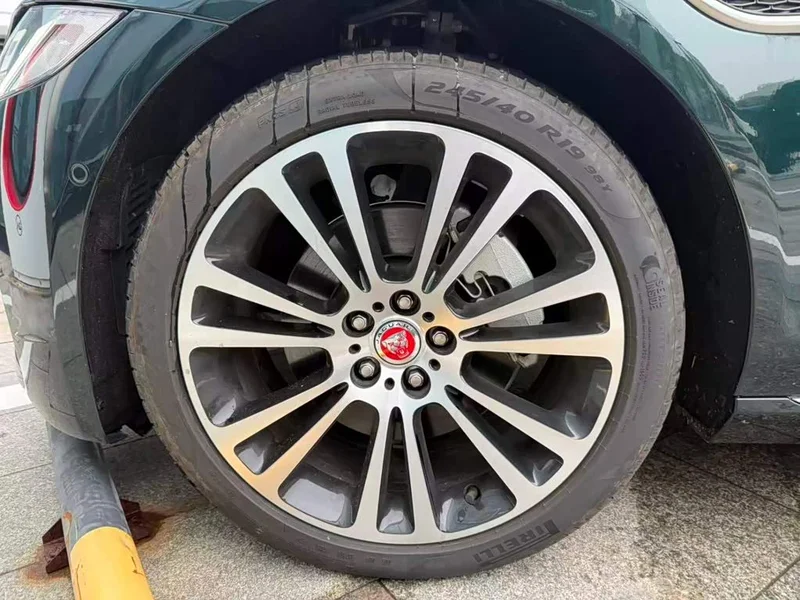 Jaguar XFL — фото 13