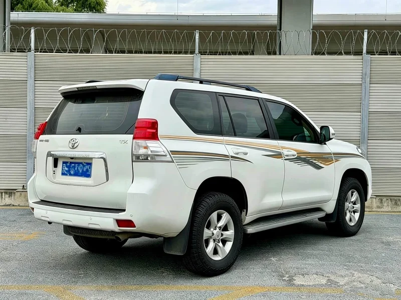 Toyota Prado — фото 6