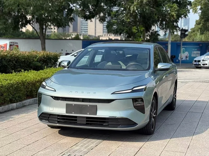 Roewe D6 — фото 1
