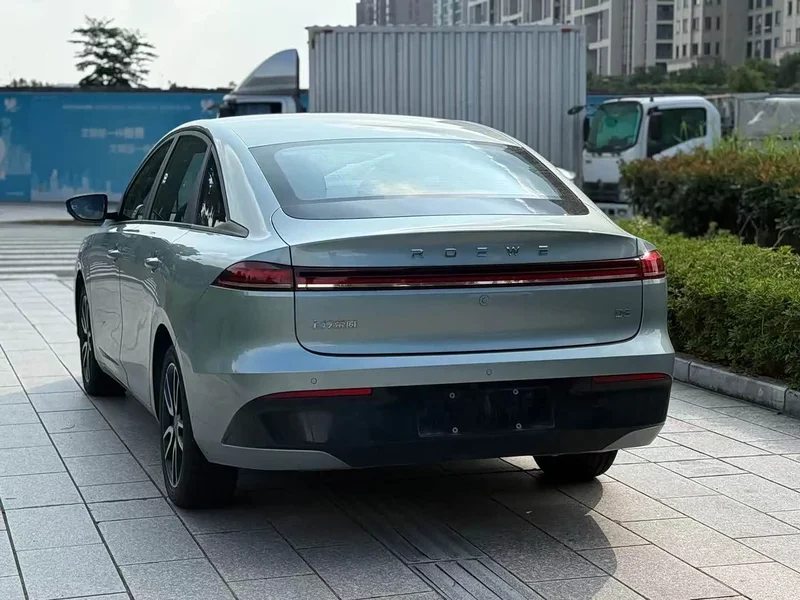 Roewe D6 — фото 3