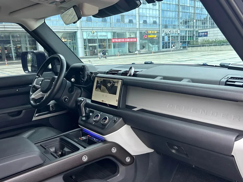 Land Rover Defender — фото 19