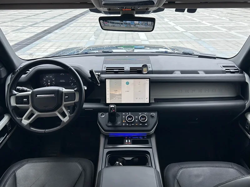 Land Rover Defender — фото 10