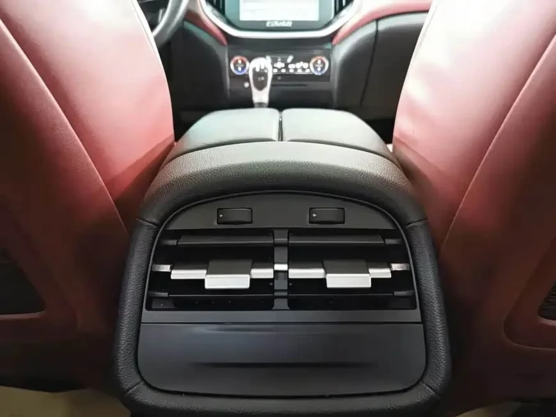Maserati Ghibli — фото 11